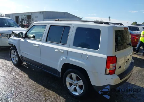 2015 Jeep Patriot Latitude z USA, uszkodzony, nr VIN 1C4NJPFA3FD203476